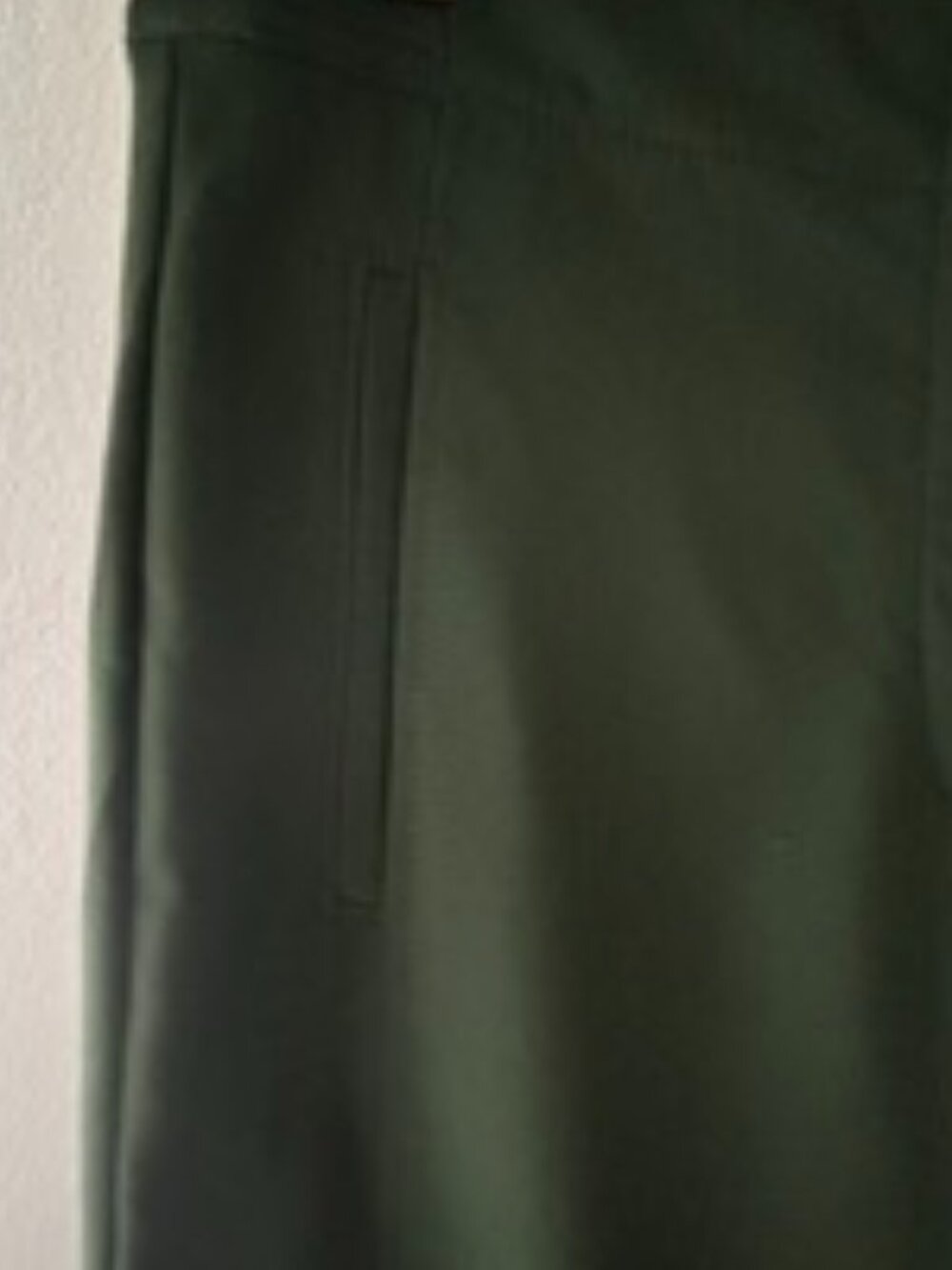 Ann Taylor Straight Ankle Pant - Size 8 (Curvy Fit) - Picture 3 of 7